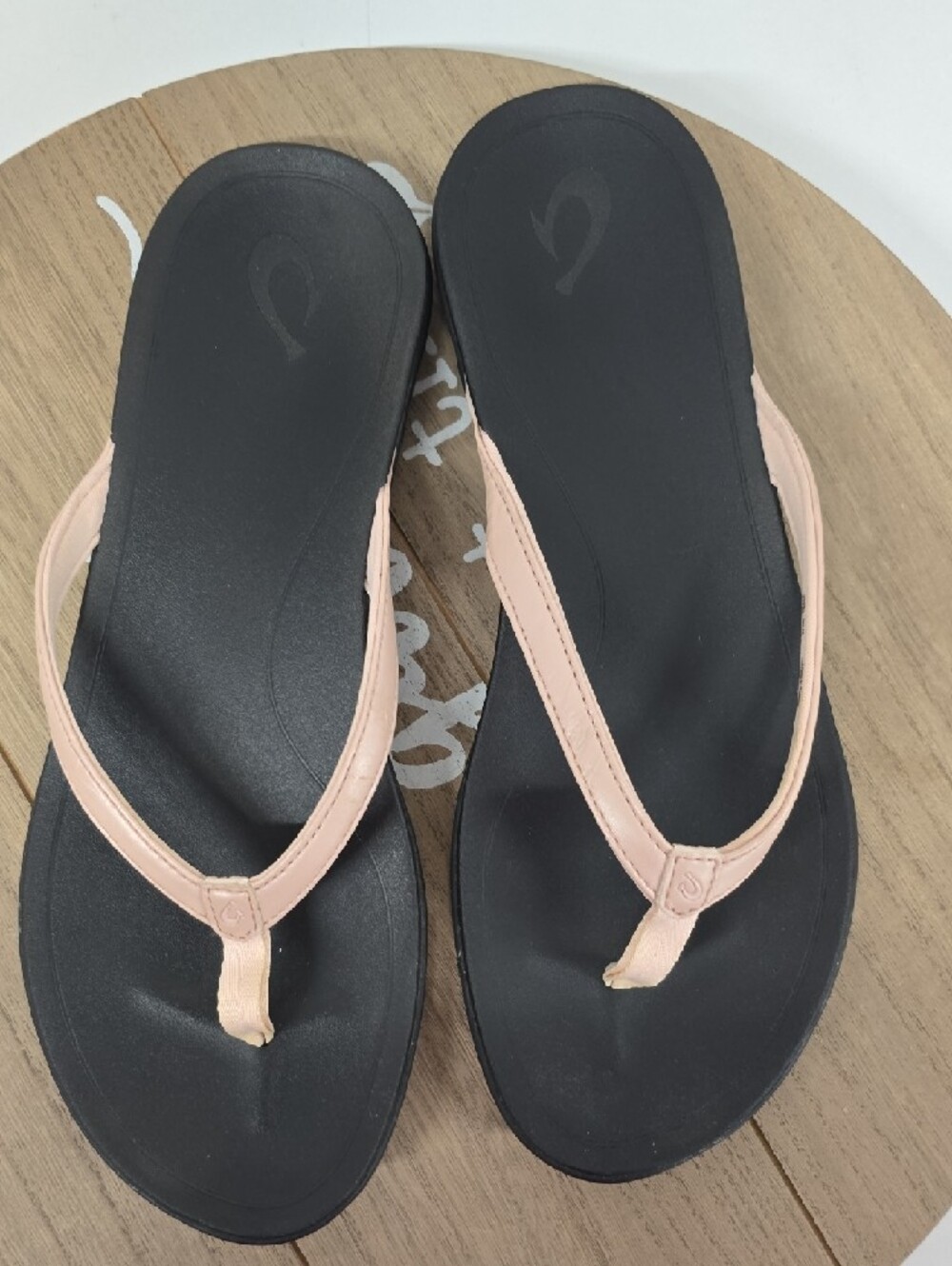 OluKai Ho‘ōpio Leather Flip-Flops with Pale Pink Straps Womens Size 10 EUC - Picture 12 of 14